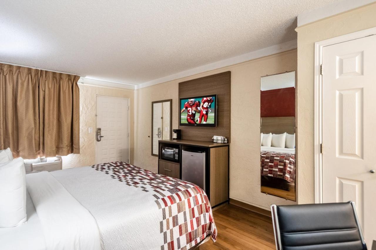 Red Roof Inn Tampa Bay - Saint Petersburg Eksteriør billede