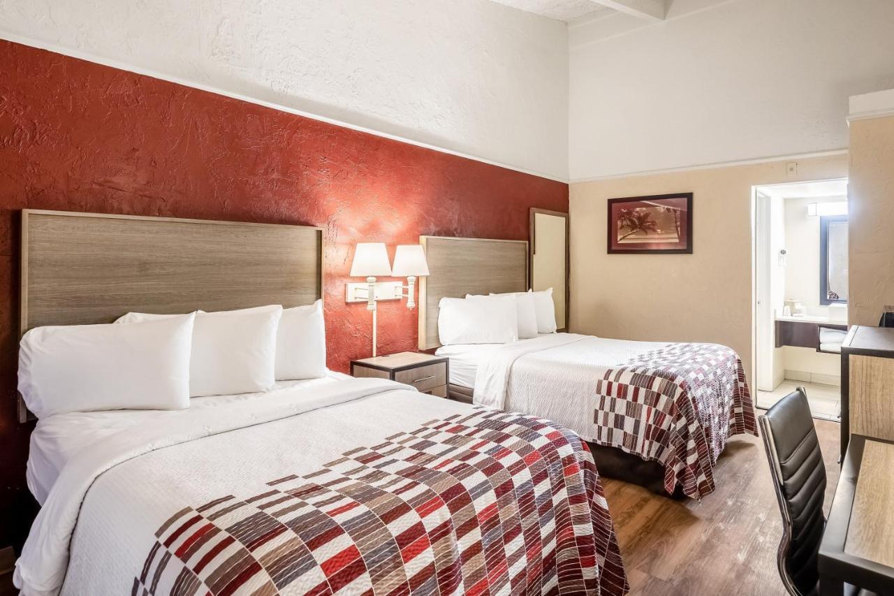 Red Roof Inn Tampa Bay - Saint Petersburg Eksteriør billede