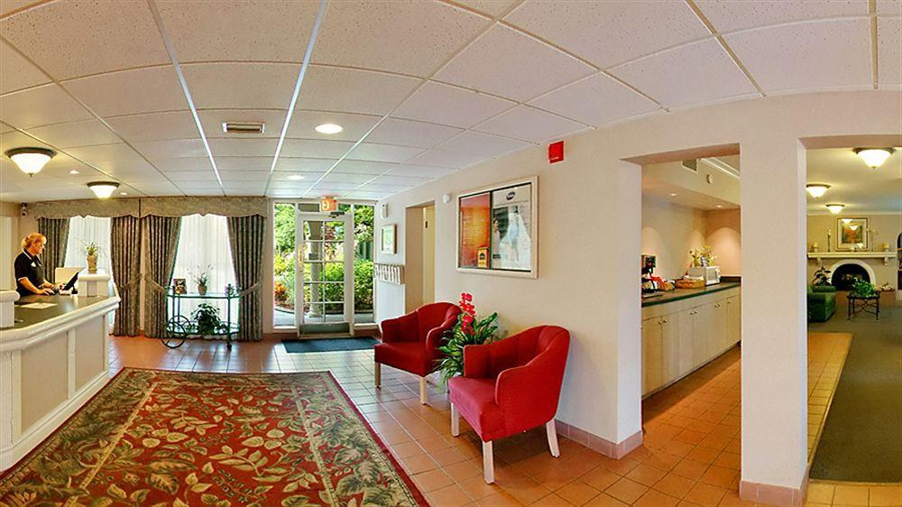 Red Roof Inn Tampa Bay - Saint Petersburg Eksteriør billede