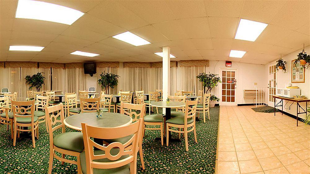 Red Roof Inn Tampa Bay - Saint Petersburg Eksteriør billede