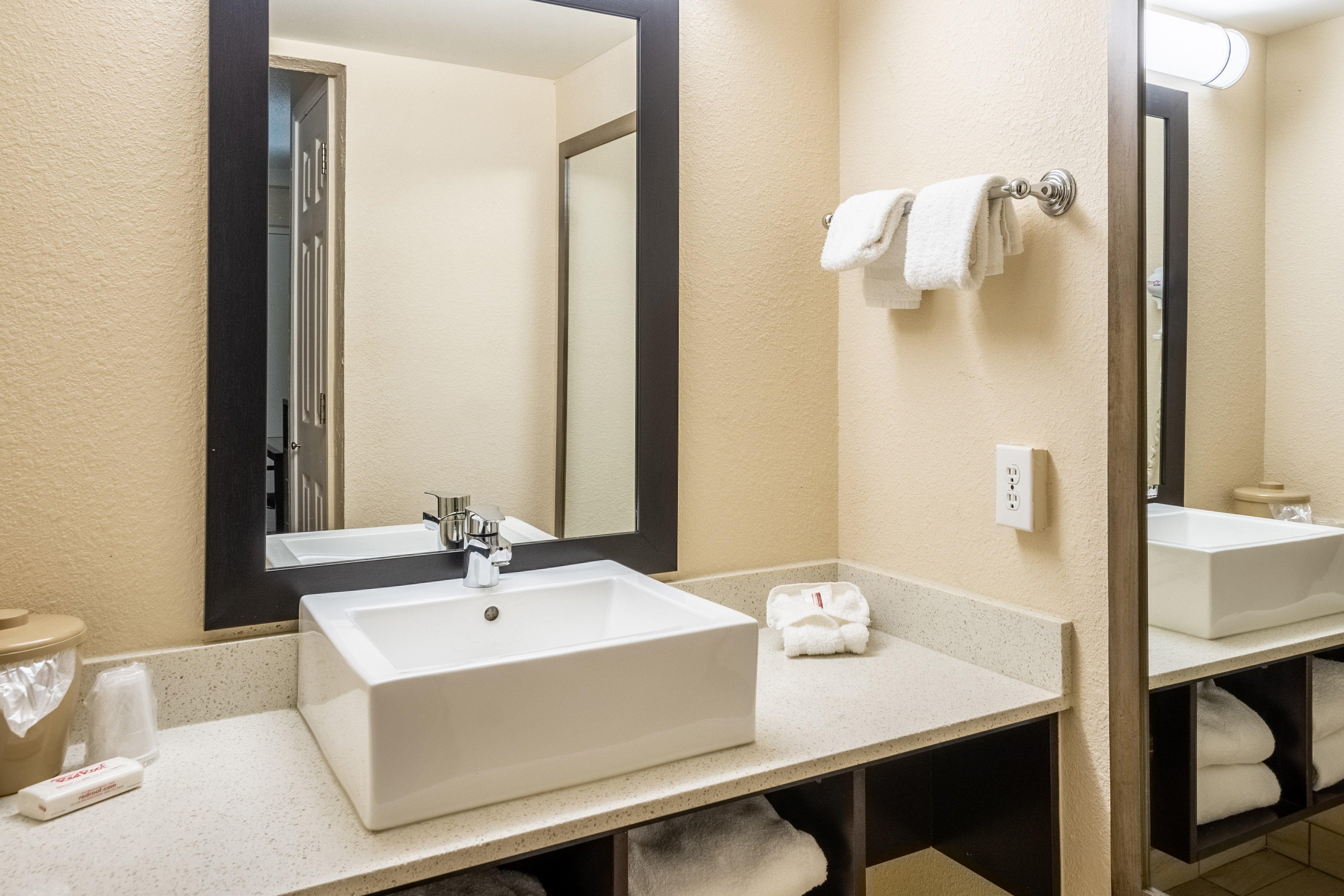 Red Roof Inn Tampa Bay - Saint Petersburg Eksteriør billede