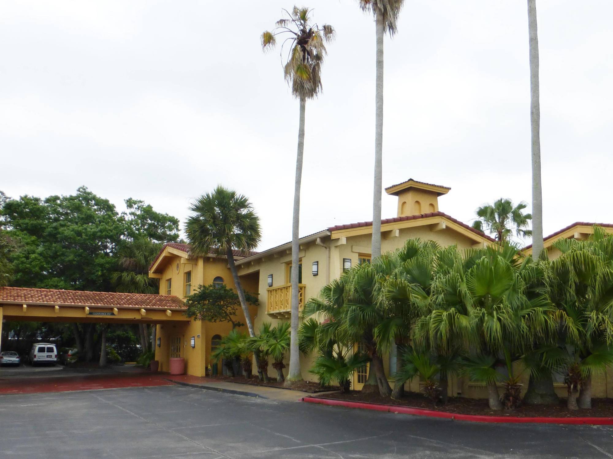 Red Roof Inn Tampa Bay - Saint Petersburg Eksteriør billede